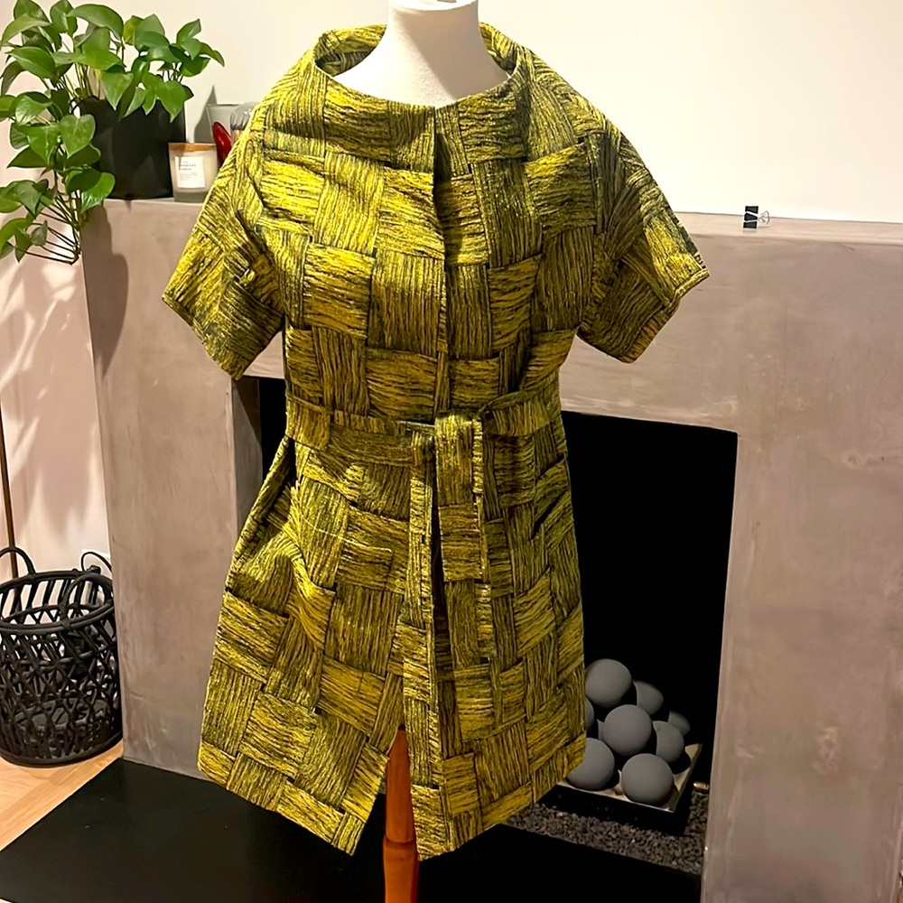 Vera Wang Short Sleeve Belted Jacket - Sz 4